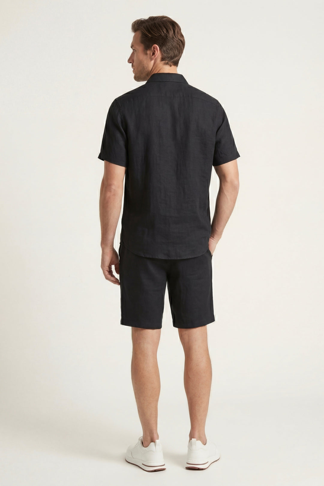 Chemise et Pantalons Courts en Lin Noir de Vérone