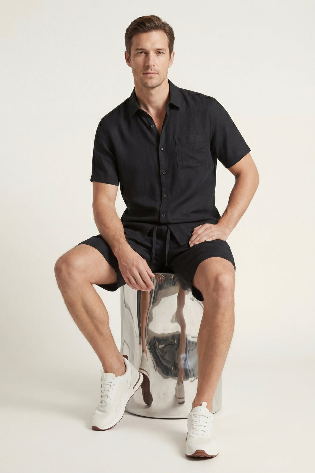 Chemise et Pantalons Courts en Lin Noir de Vérone
